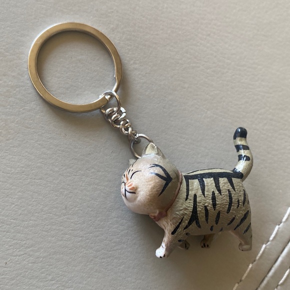 New Tabby Cat keychain with keyring and lobster clasp - Picture 3 of 6